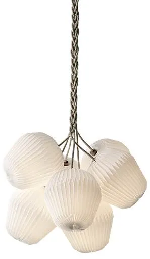 Le Klint THE BOUQUET Mittlerer Kronleuchter mit 7 Papierschirmen